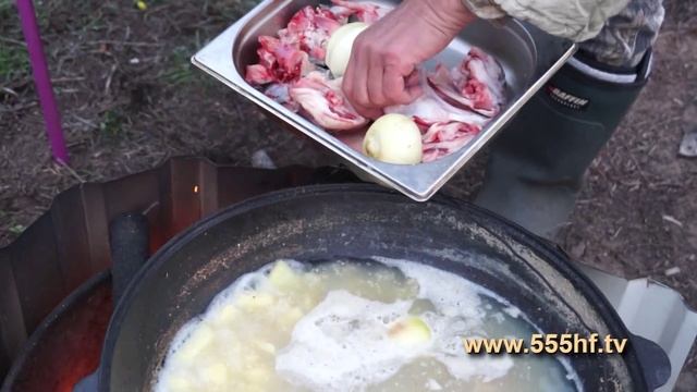 Готовим уху с Валерием Русаловым . смотреть онлайн