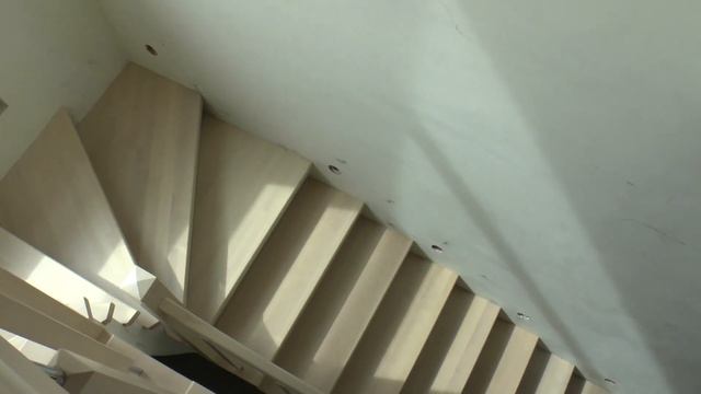 Бетон, Берёза под эмалью и керамогранит. Очередная лестница. смотреть онлайн