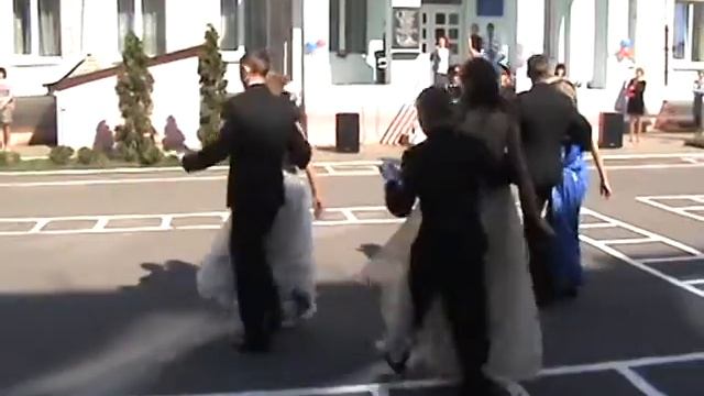 M2U02111.MPG Клинцовская кадетка.Прощальный вальс. смотреть онлайн