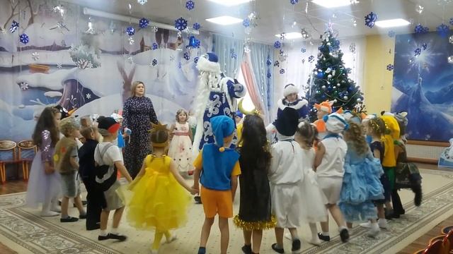 Новогодний утренник в садике "Солнышко" г. Лобня смотреть онлайн
