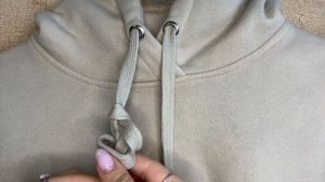 КАК ЗАВЯЗАТЬ ШНУРКИ НА ХУДИ?||КРАСИВЫЕ ШНУРКИ НА КОФТЕ|как завязывать ШНУРКИ НА ТОЛСТОВКЕ|live-hack