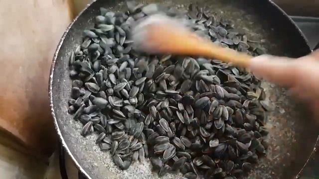 Как вкусно пожарить семечки. смотреть онлайн