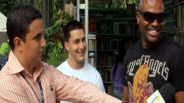 TV Crew Interviews Syrus смотреть онлайн
