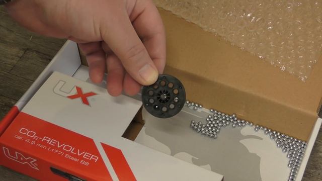 REVIEW: Umarex Tornado - CO2 Revolver