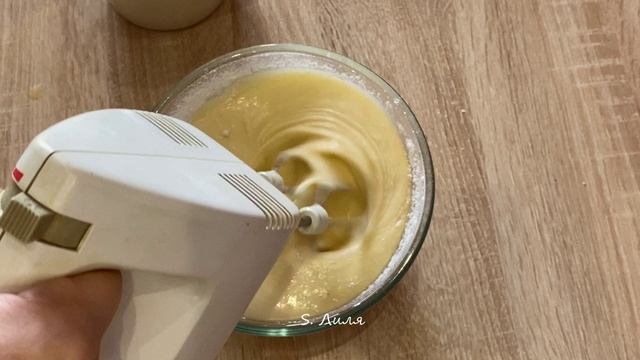 Бисквитики с замороженной смородиной. Нежное тесто с йогуртом. смотреть онлайн