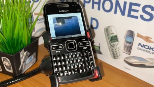 Nokia E72 ringtones ♫ - by Old Phones World