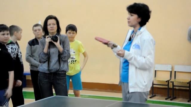 Мастер спорта СССР провела мастер класс по настольному теннису в Сернуре смотреть онлайн