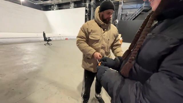 ХАЗЯЕВА ШКОДНИЧАЮТ С ПЕТАРДАМИ ВОЗЛЕ АНГАРА | Парадеевич, Фраме Тамер, Данила Горилла и Эксайл