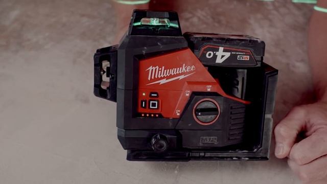 Milwaukee Линеен лазер 3D M12 3PL смотреть онлайн