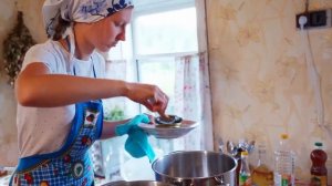 ЖИЗНЬ В УРАЛЬСКОЙ ДЕРЕВНЕ _ СЕНОКОС И ЗАГОТОВКИ В НОВОЙ ПОСУДЕ