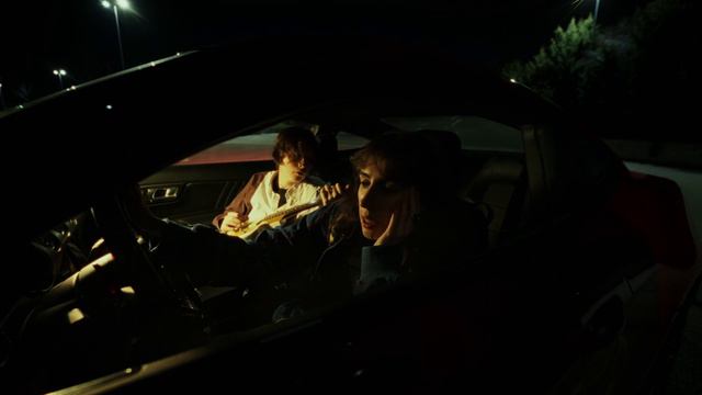 agosto - NASCAR (Videoclip) смотреть онлайн