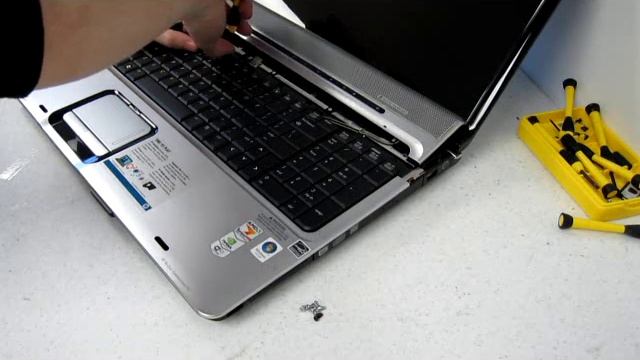 How to replace a keyboard on a HP Pavilion DV9000 432976-001 смотреть онлайн
