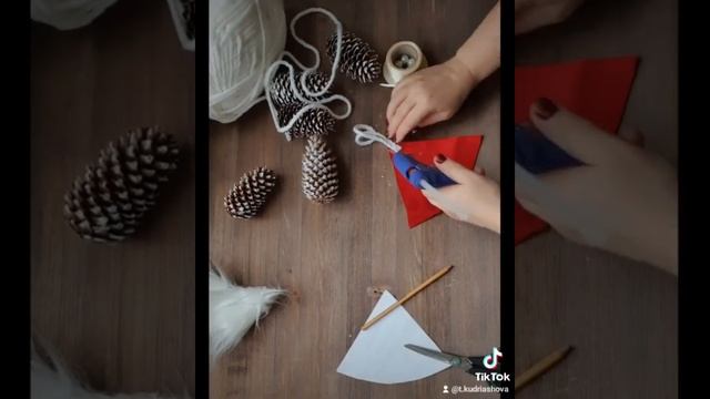 Делаем новогодние игрушки на елку. смотреть онлайн