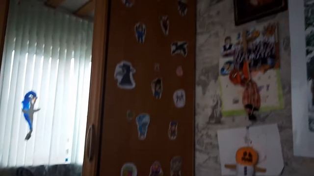 обклеил шкафы наклейками /weyn смотреть онлайн