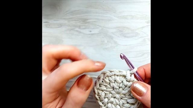 ИДЕАЛЬНЫЙ КРУГ КРЮЧКОМ/ УЗОР «ГАЛОЧКИ В РАСКОЛ» смотреть онлайн