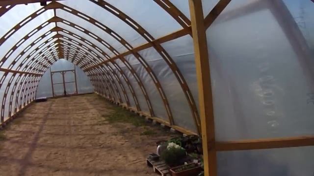 Постройка арочной теплицы.Обзор .greenhouse смотреть онлайн