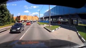 Ребёнок выбежал на дорогу / Безответственная мать