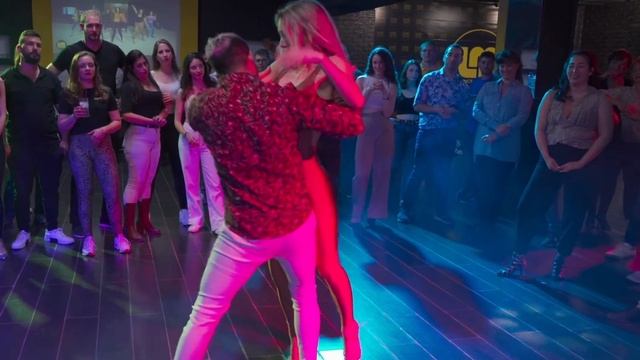 Antes del Lunes - Héctor Acosta "El Torito" ◆ Bachata 2023 | Arnaldes y Bri | Bachata Demo смотреть онлайн