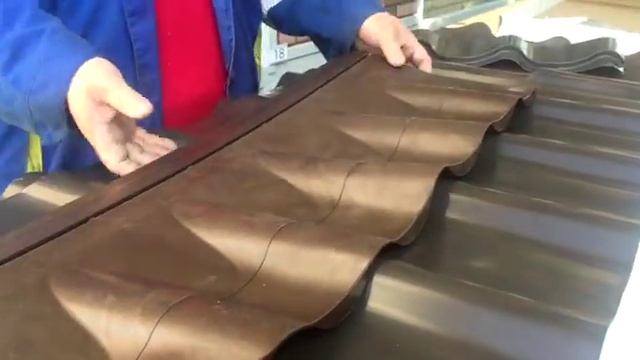 Обход трубы на скате. Адаптер М28. Часть 2. Монтаж металлочерепицы. УНИКМА. смотреть онлайн