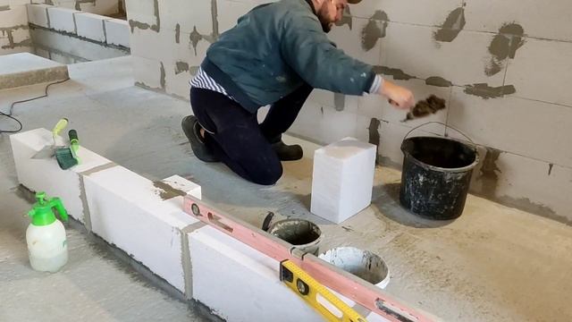 Кладка 1 ряда перегородок из газобетона своими руками смотреть онлайн