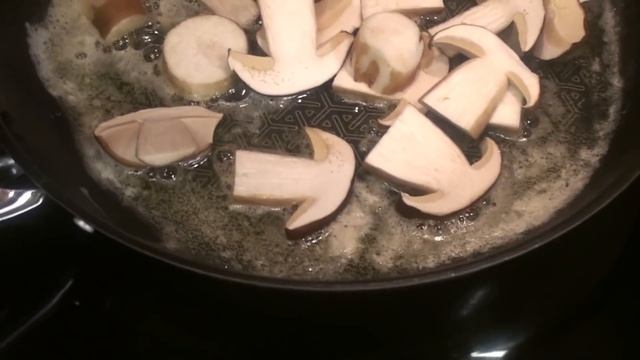 Яичница с белыми грибами по-царски. смотреть онлайн