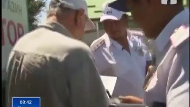 Вместо того чтобы нести службу - они разыгрывают людей.. смотреть онлайн