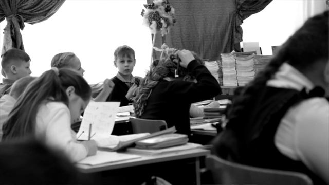 Почему люди выбирают профессию учитель? смотреть онлайн