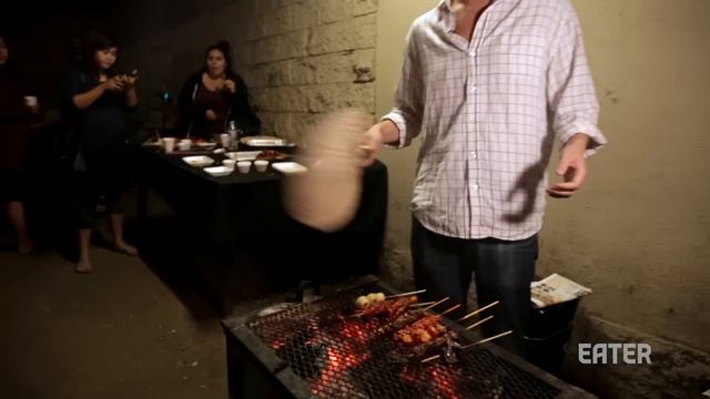 Balut, Intestines, and other Filipino Street Food at the Dollar Hits Truck — Dining on a Dime смотреть онлайн
