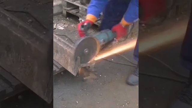 обезьянка болгарка лучше не смотреть ? смотреть онлайн