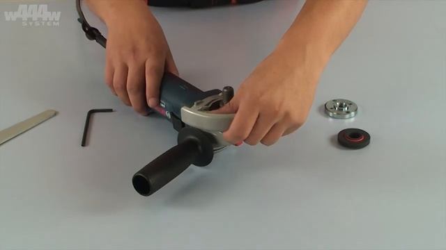 Bosch GWS 7-125 Angle Grinder - w444w ENG смотреть онлайн
