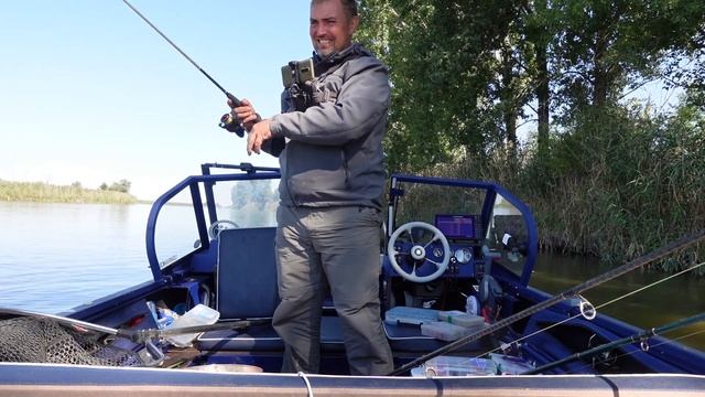 Поймать Маше САЗАНА / ПУТЕШЕСТВИЕ В АСТРАХАНЬ НА ЛОДКЕ / 1000 поклевок часть 2 смотреть онлайн