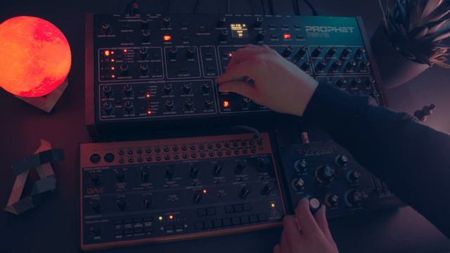 Dreadbox Typhon, Prophet Rev 2 & Crave - Melodic Techno Performance смотреть онлайн