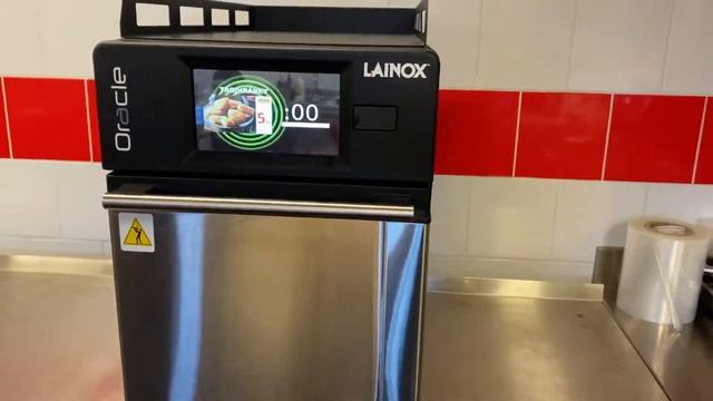 LAINOX CZ ORACLE / AVIKO MAC'N CHEESE TROJHRÁNKY Spot смотреть онлайн