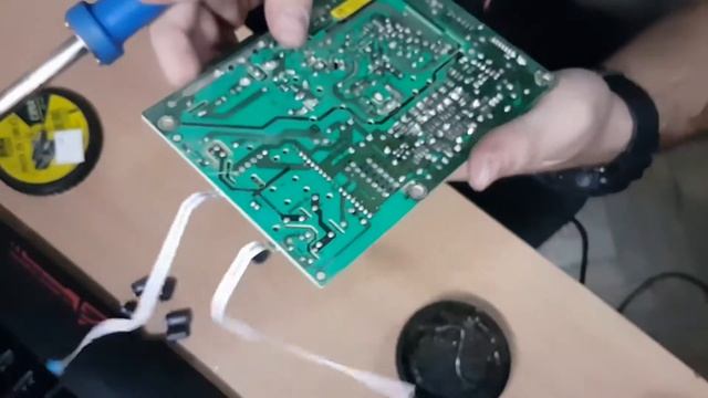 Popravka Acer Monitora How to repair Acer (V193HQL) monitor Blinking orange led, Black screen смотреть онлайн