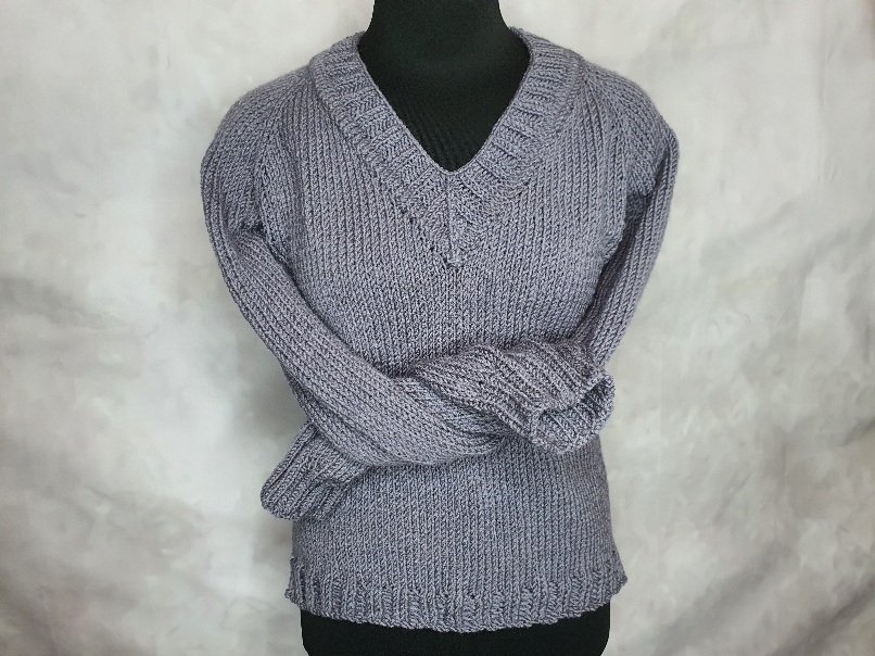 Обзор джемпера с V образным вырезом.