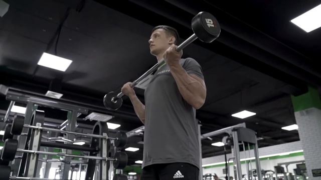 Сгибание рук со штангой на бицепс смотреть онлайн