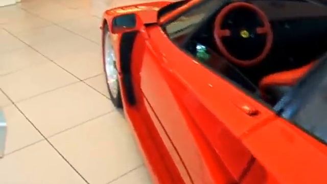 Ferrari F40 shows his Engine смотреть онлайн