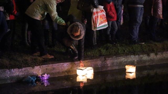 - Фестиваль Водных огней «Лой Кратонг» 2014 Санкт-Петербург / Вместе Зажигаем смотреть онлайн