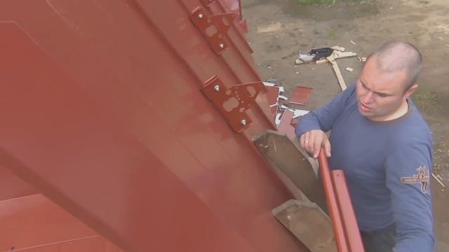Монтаж снегозадержателей от Кровмонтаж. смотреть онлайн
