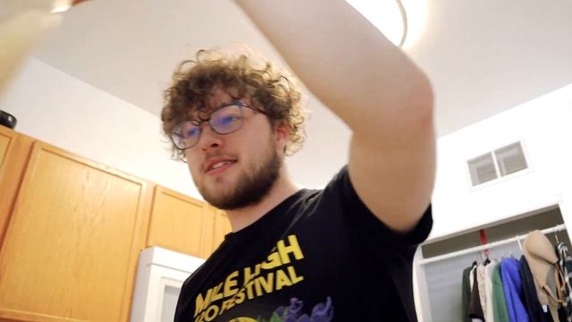 BEST BONG CLEANER IN THE WORLD? (SMOKE SESH SATURDAY EP: 22) смотреть онлайн