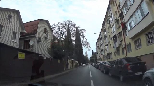 Улица Садовая, центр Адлера 14.02.2018, зима, февраль смотреть онлайн