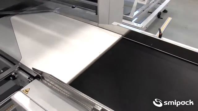 Пакверк: Smipack FP700HS автомат. Штучная упаковка деревянных панелей в термоусадочную ПОФ пленку. смотреть онлайн