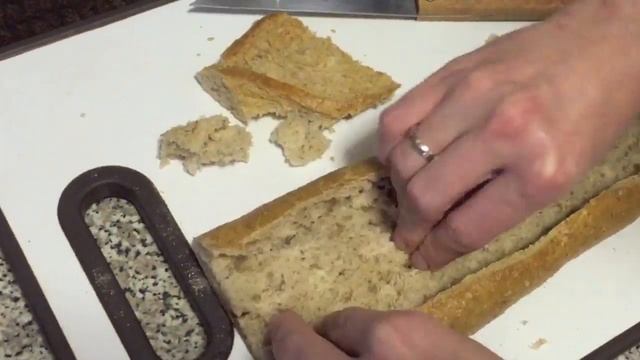 Экспресс-видео рецепт. Быстро, вкусно и просто. Багет с начинкой в духовке. смотреть онлайн