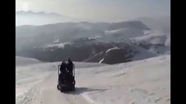 Snownobile Sherpa 1.6 Ti VCT by Alpina. Close-up on this multi-purpose snow vehicle. смотреть онлайн