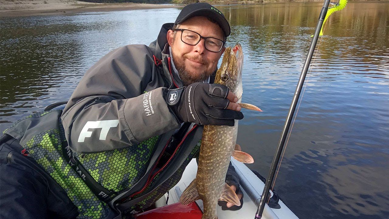 По Ветлуге за камешник и обратно. Жёлтый силикон вне конкуренции, щуке нравится! смотреть онлайн