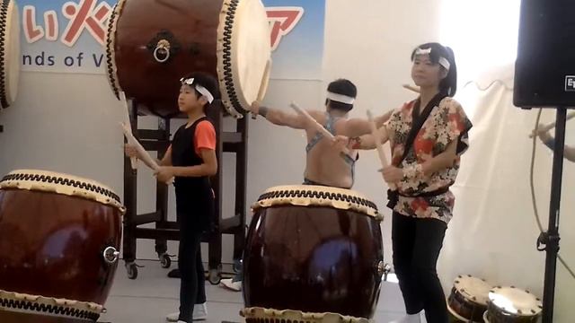 еще небольшой кусочек выступления тайко смотреть онлайн