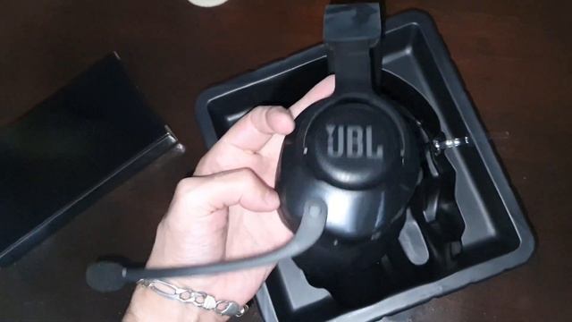 Unboxing Headset JBL Quantum 400 смотреть онлайн
