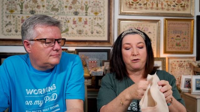 Fox and Rabbit - FlossTube #6 - The King & Queen of Cross Stitch, & we have the T-Shirts to prove i смотреть онлайн