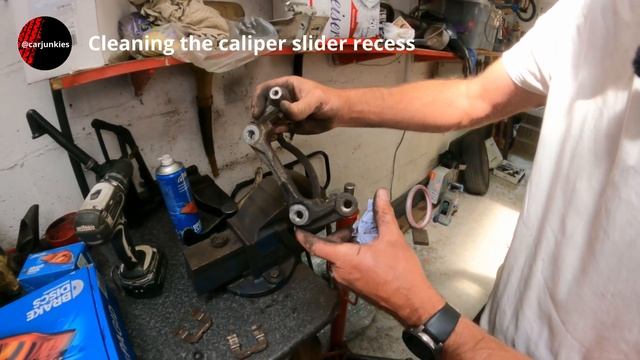 Kia Ceed 1.6 Diesel (2013) - Front Brake Disc and Pads Replacement смотреть онлайн