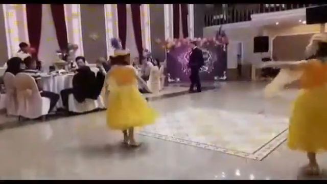 Казахский танец -Султан. Город Ыссык. Айнур Аяна смотреть онлайн